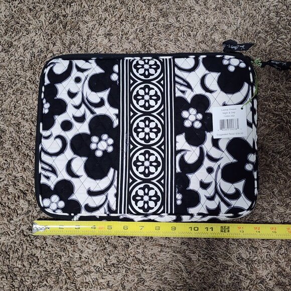 Vera Bradley Laptop Computer Case Zip Black White NWT 14x11 - Picture 4 of 5